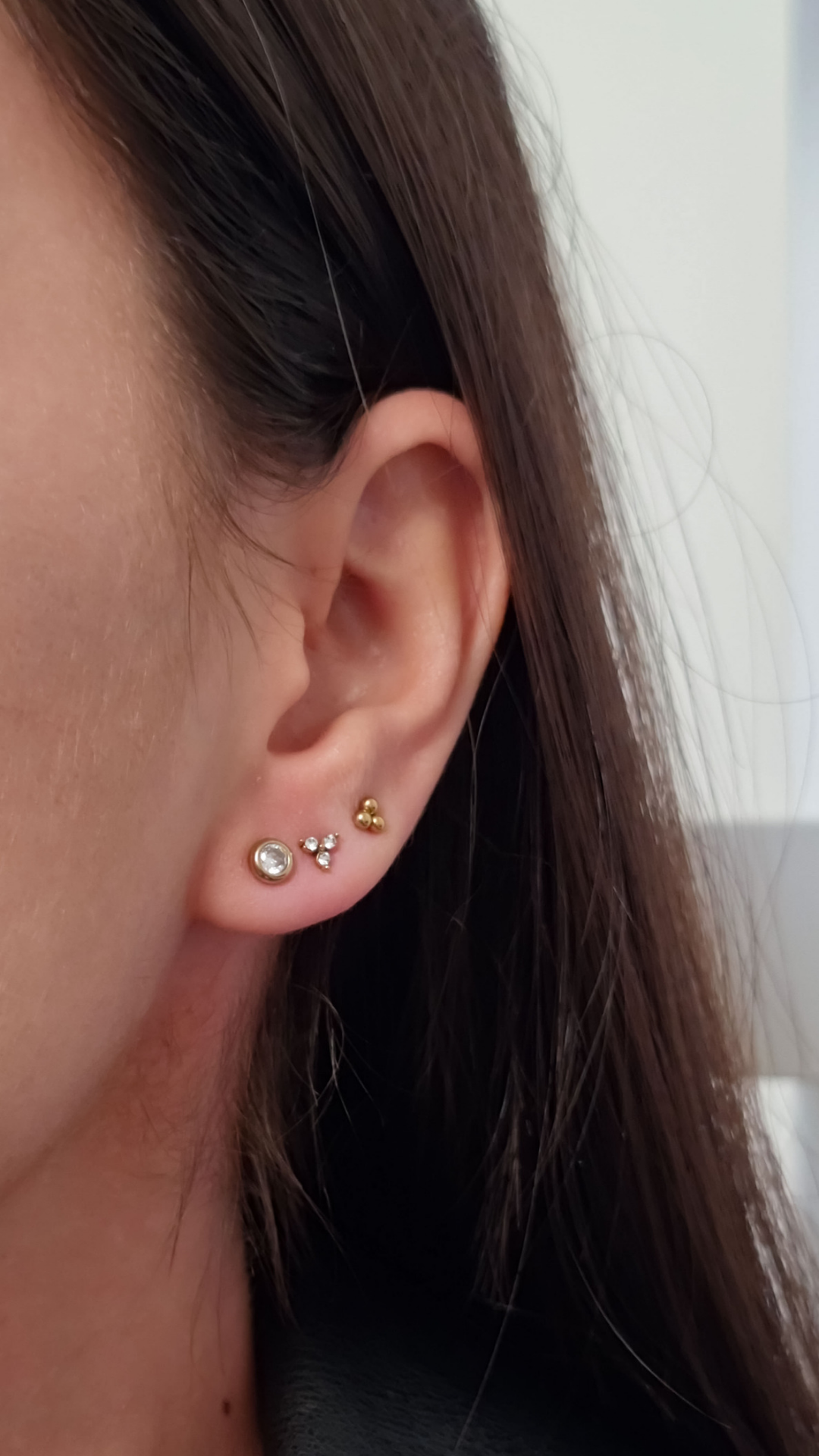 boucles d'oreilles strass acier inoxydable. Boucles d'oreilles minimaliste, tendance